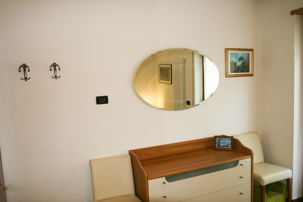 Appartamento Lombardi Riva del Garda Exterior foto