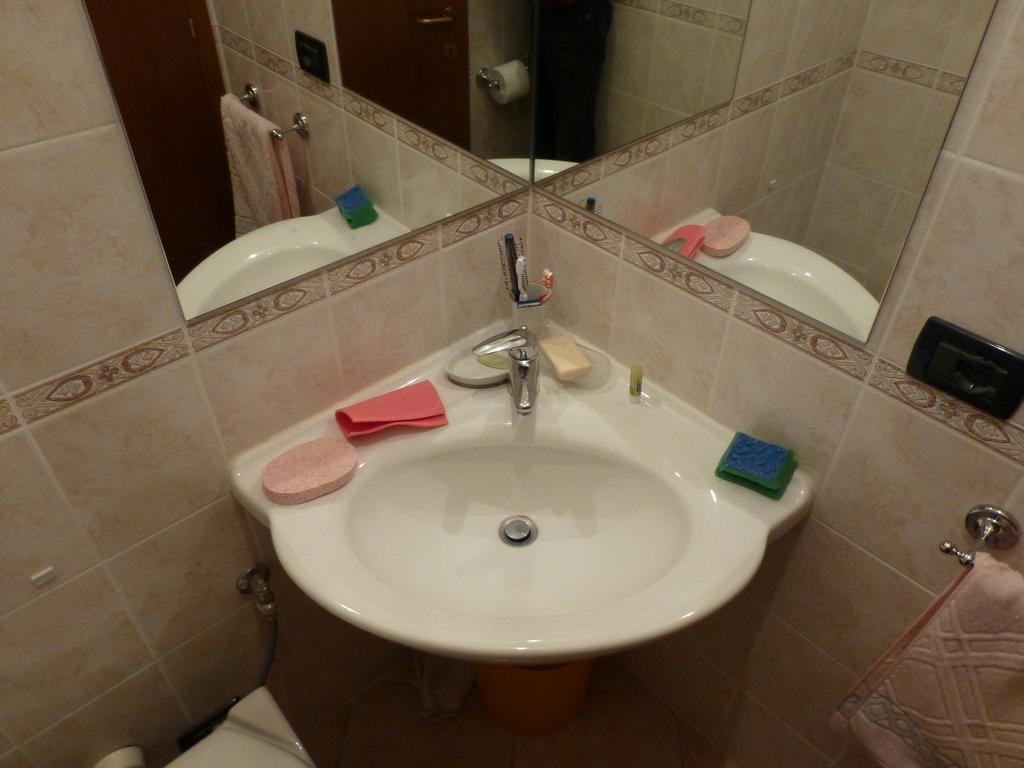 Appartamento Lombardi Riva del Garda Quarto foto